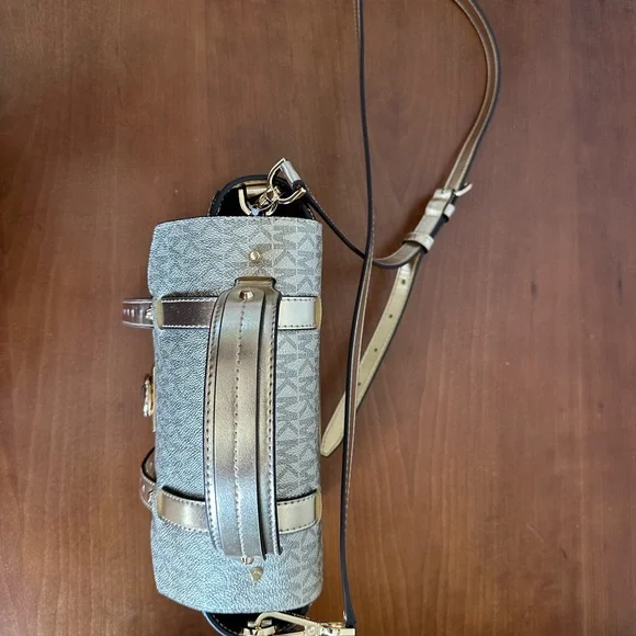 Michael Kors Gold Satchel with Structured Silhouette - Picture 4 of 4